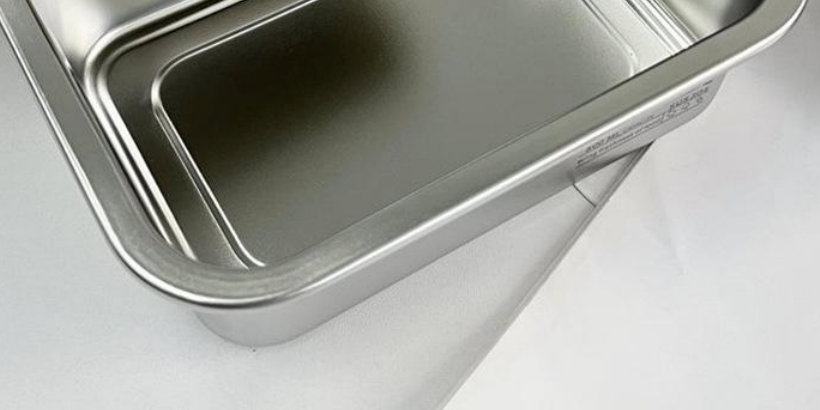 Close-up of a food-grade 304 stainless-steel container